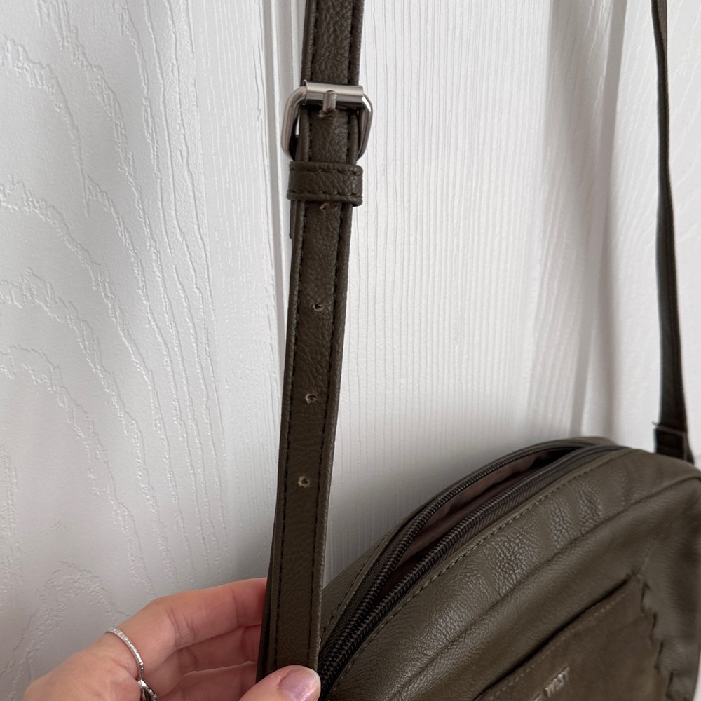 Nine West Dark Olive crossbody 8x10 Bag - Picture 11 of 12